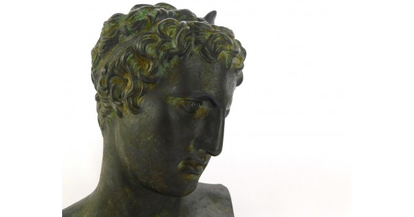 Sculpture murale représentant l'Éphebe du Marathon Boy Bas Relief