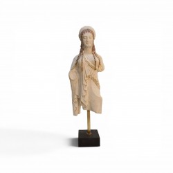 Archaic sculpture Kore