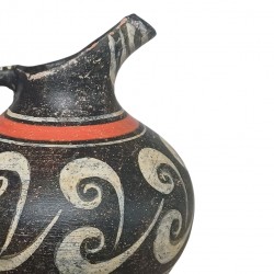 Kamares-Style oinochoe